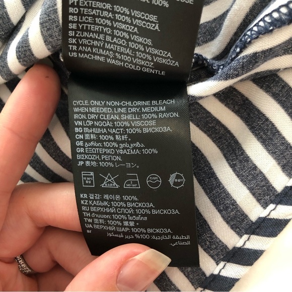 ⭐️2/$20⭐️ H&M Divided navy and white striped tank top - Picture 5 of 5